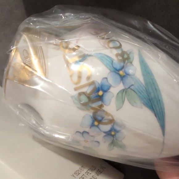 Vtg Christopher Stewart bone china floral Bud Vase 4".  Gold trim rim Set 2 NIP - Picture 3 of 9